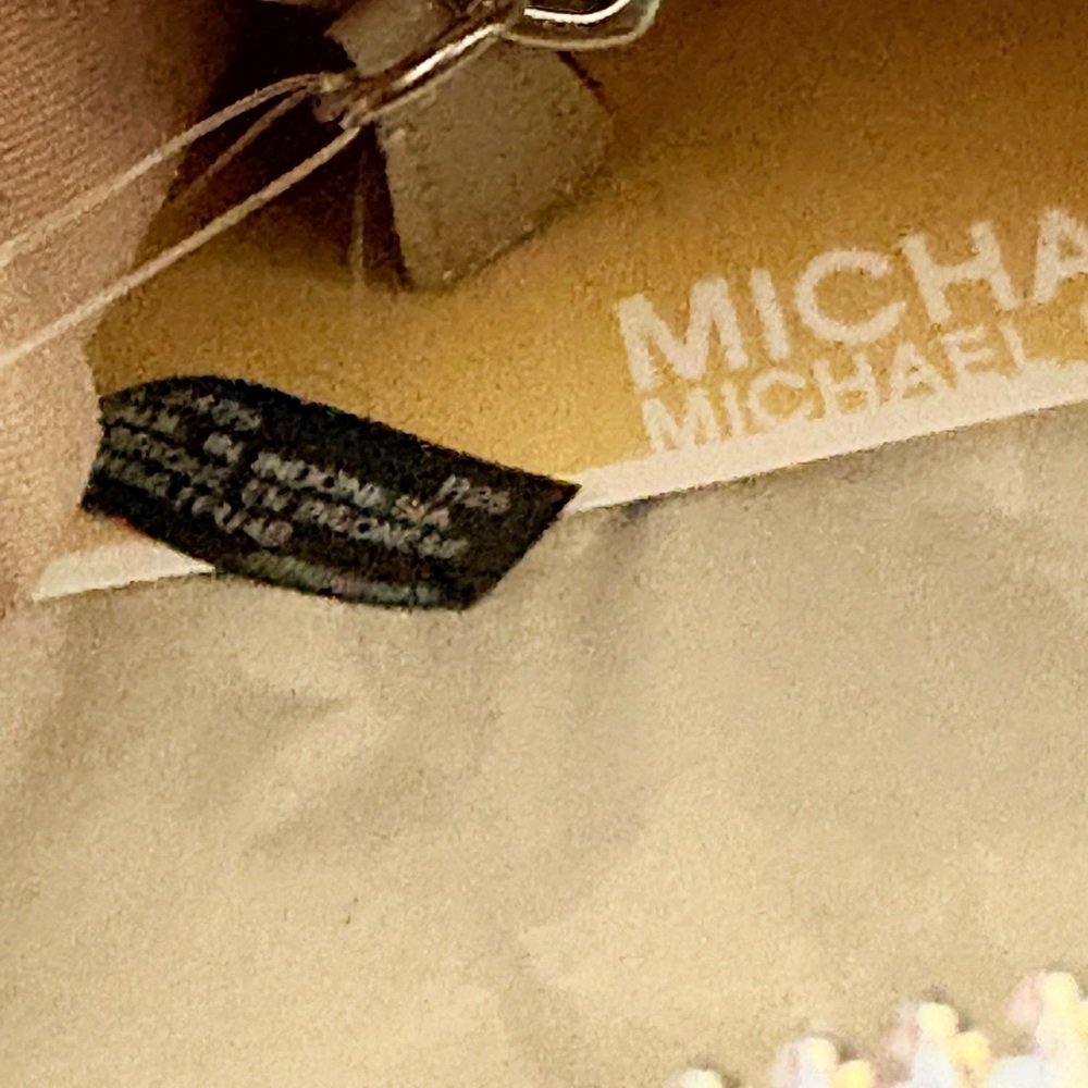 Michael Kors White and Silver Travel Bag Set - Picture 10 of 16